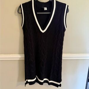 H&M Black and White Cable Knit V-Neck Mini Dress